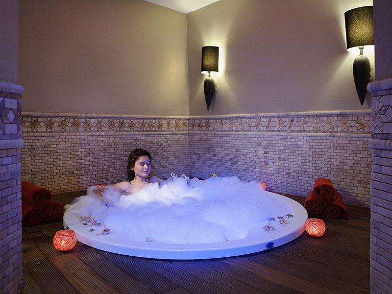 Alba Queen Hotel 157893