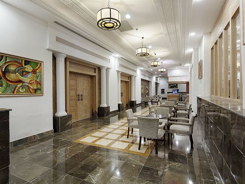 Alba Queen Hotel 157898