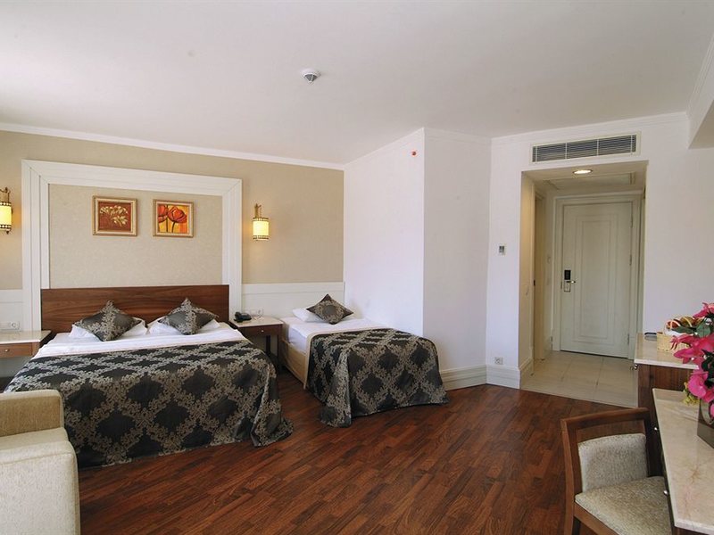 Alba Queen Hotel 157909