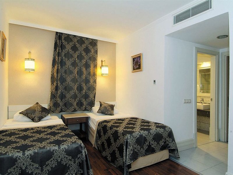 Alba Queen Hotel 157913