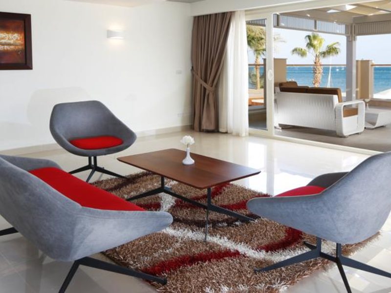 Albatros White Beach  130074