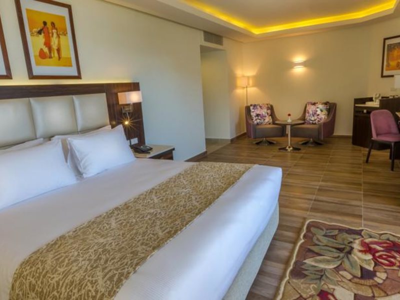 Albatros White Beach  130081