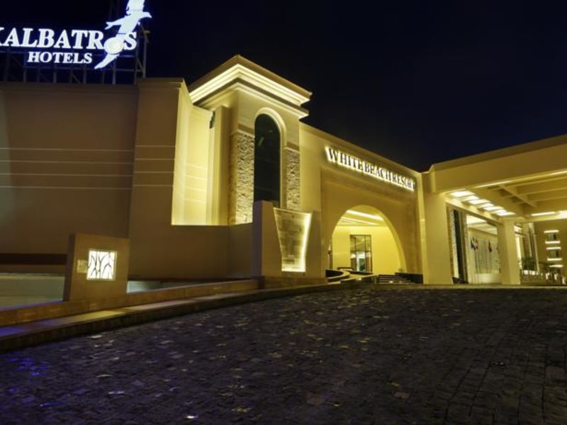 Albatros White Beach  130090