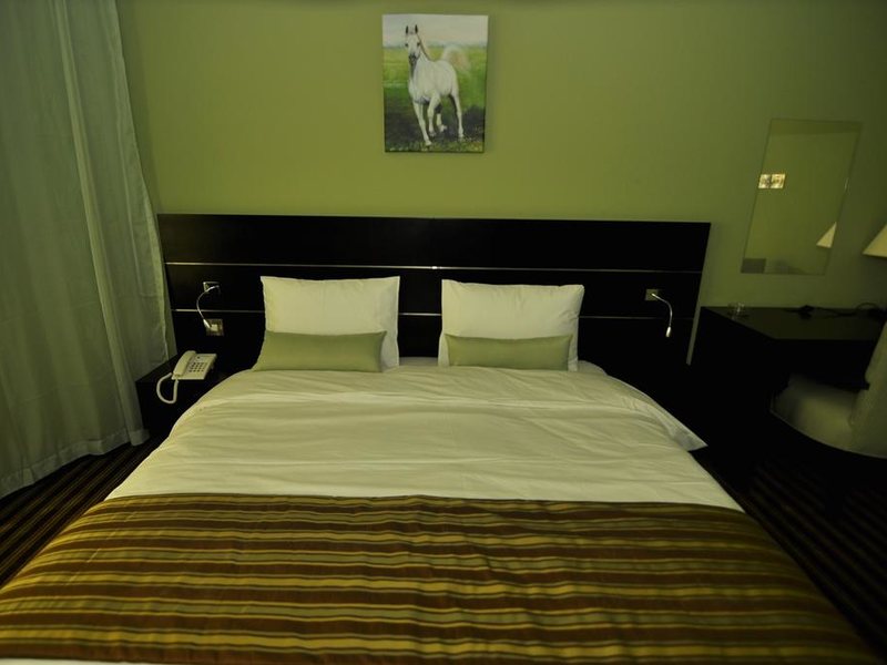 Aldar Hotel One to One  298989