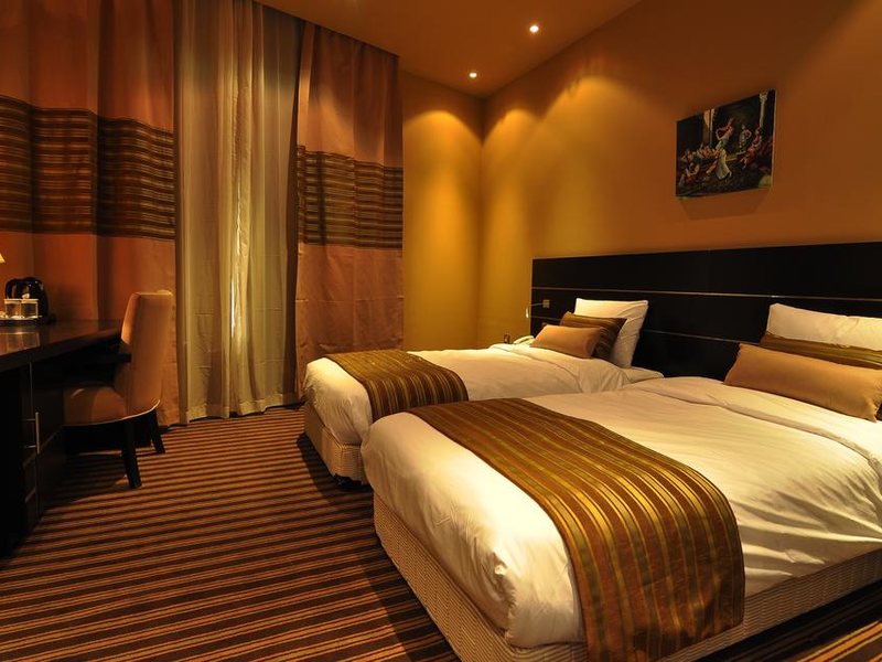 Aldar Hotel One to One  298990