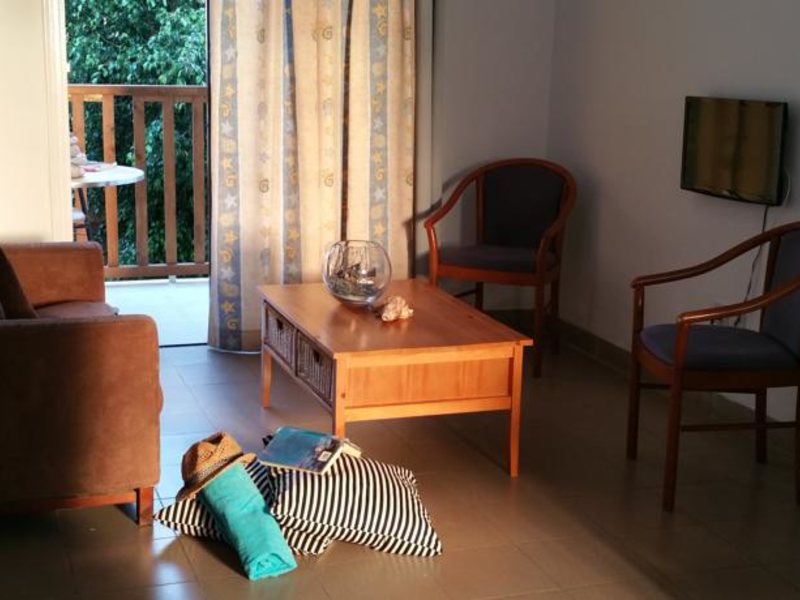 Alecos Hotel Apts 99537