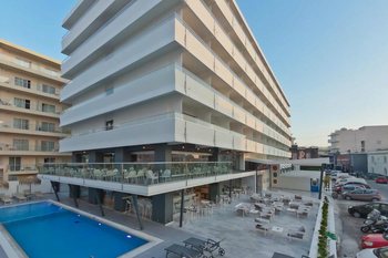 Alexia Premier City Hotel