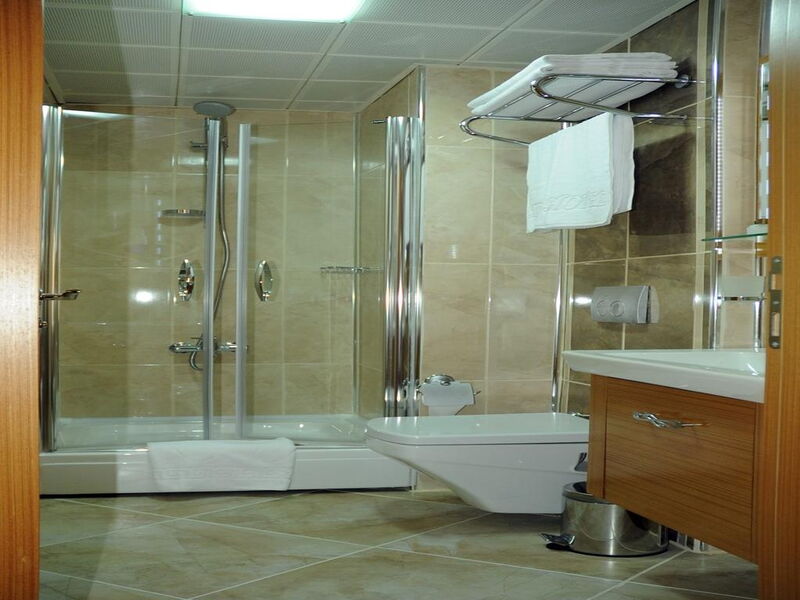 Alfa Hotel  240165