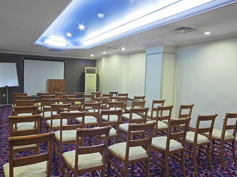 All Seasons Hotel 194267