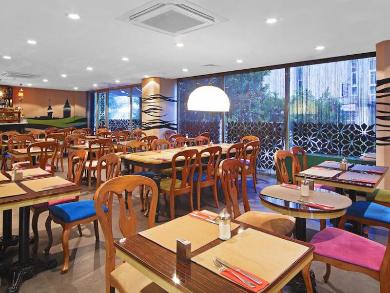 All Seasons Hotel 194270