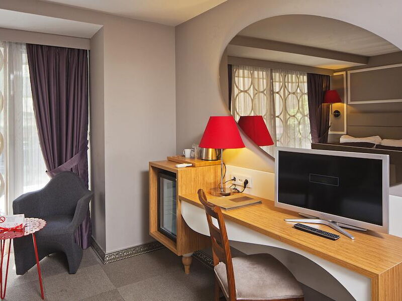 All Seasons Hotel 194280
