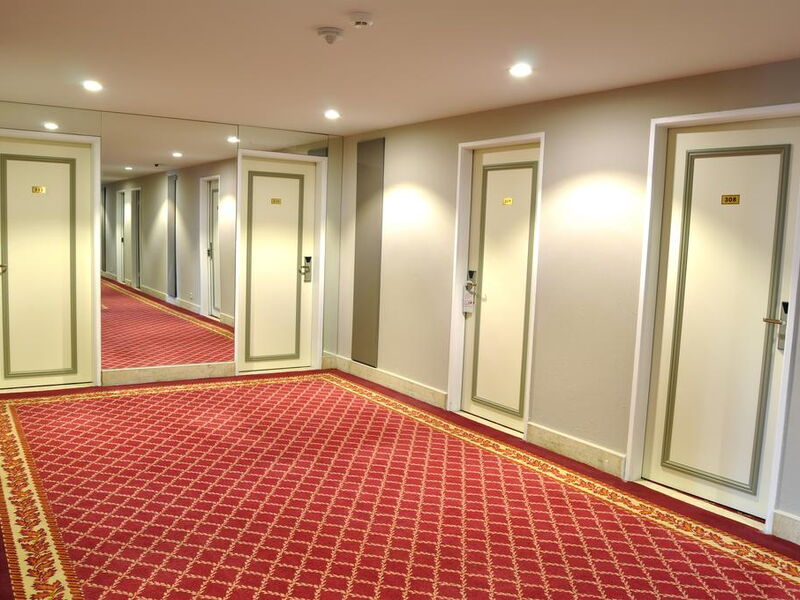 All Seasons Hotel 194283