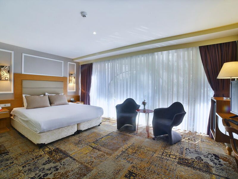 All Seasons Hotel 294287