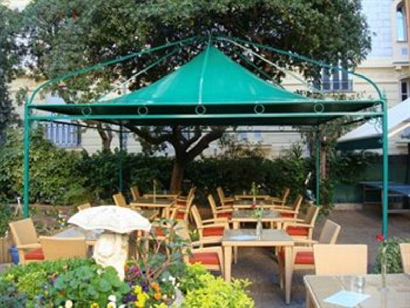 All Seasons Oasis Hotel 27769