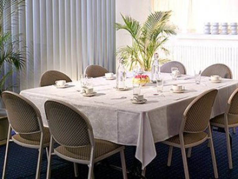 All Seasons Oasis Hotel 27775