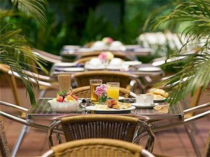 All Seasons Oasis Hotel 27778