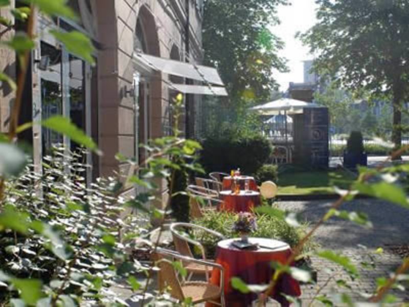 All Seasons Oasis Hotel 27780