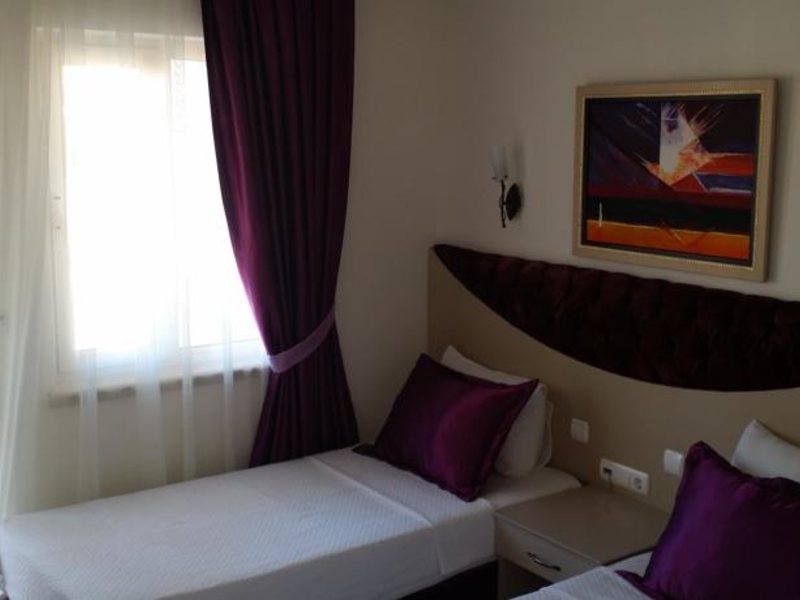 Almena Hotel 62394