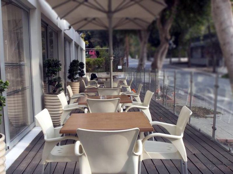 Almond Business Suites Apts 87579