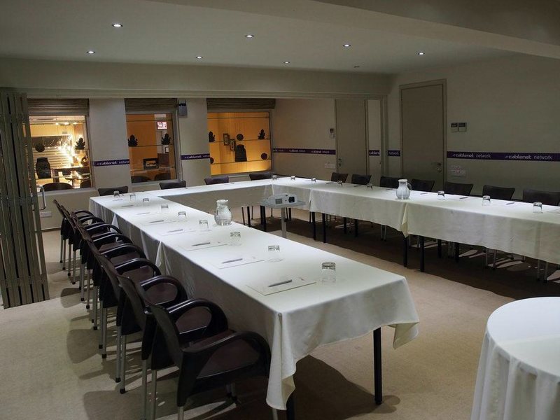 Almond Business Suites Apts 87582