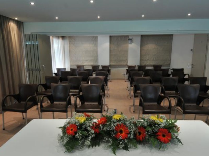 Almond Business Suites Apts 87584