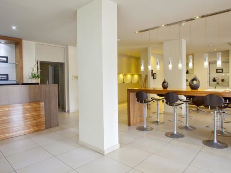 Almond Business Suites Apts 87586