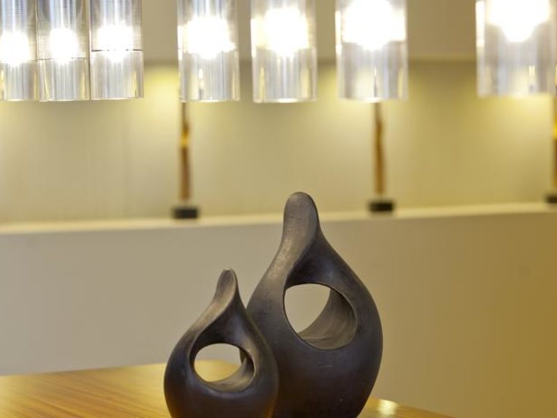 Almond Business Suites Apts 87591