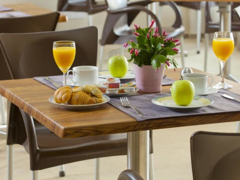 Almond Business Suites Apts 87592