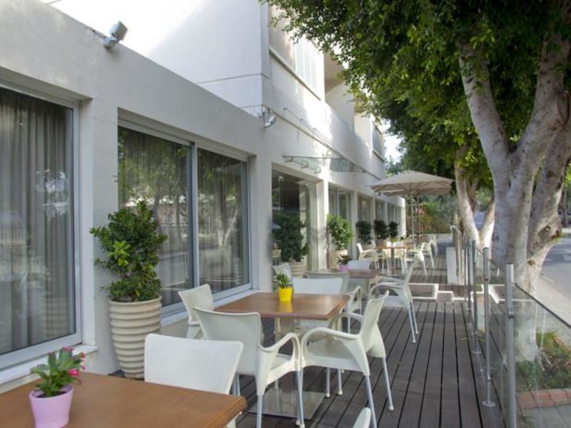 Almond Business Suites Apts 87593