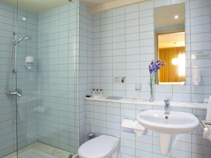 Almond Business Suites Apts 87595