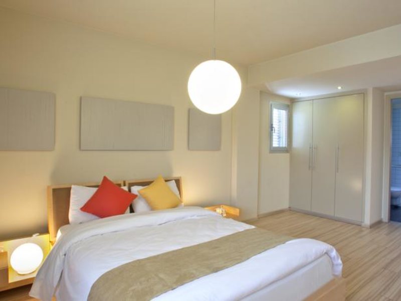 Almond Business Suites Apts 87599