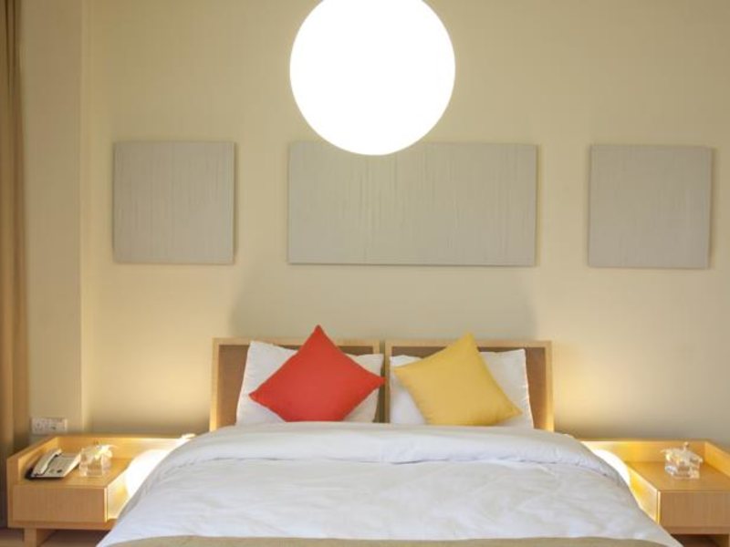 Almond Business Suites Apts 87607