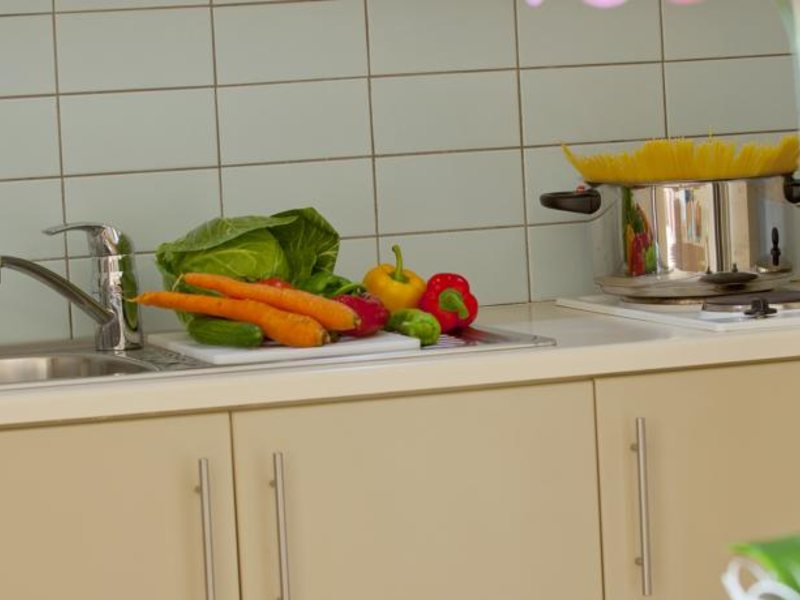 Almond Business Suites Apts 87608