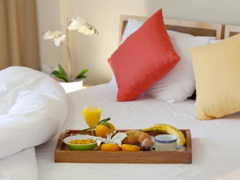 Almond Business Suites Apts 87611