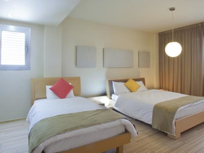 Almond Business Suites Apts 87617