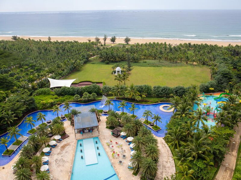 Aloha Oceanfront Suite Resort 298505