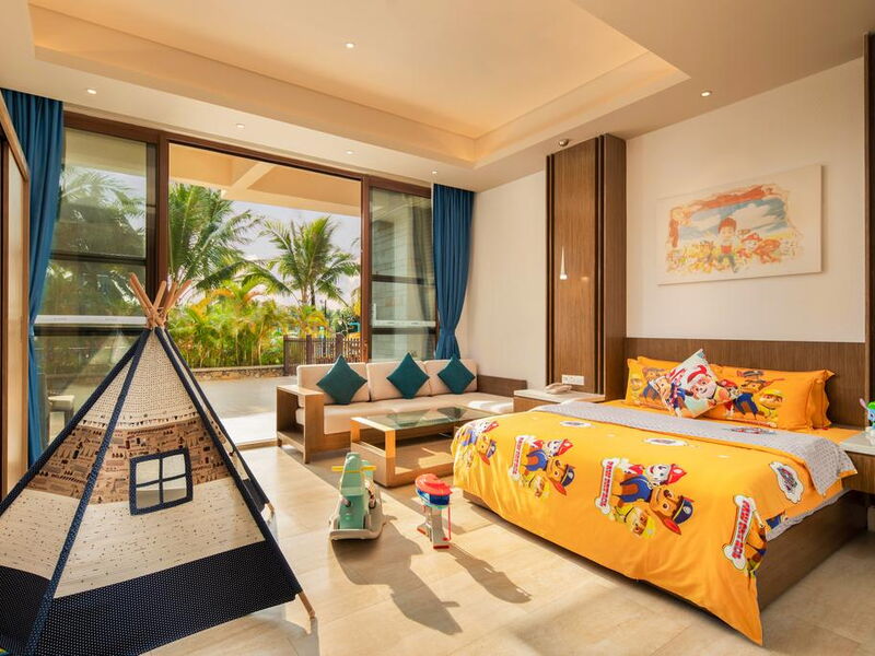 Aloha Oceanfront Suite Resort 298508