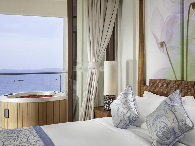 Aloha Oceanfront Suite Resort 298509