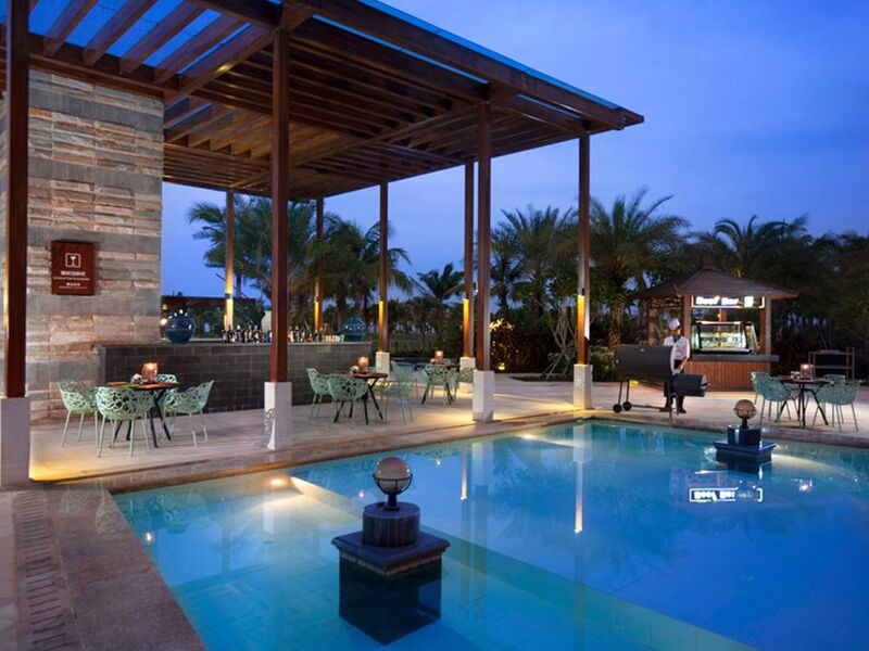 Aloha Oceanfront Suite Resort 298532