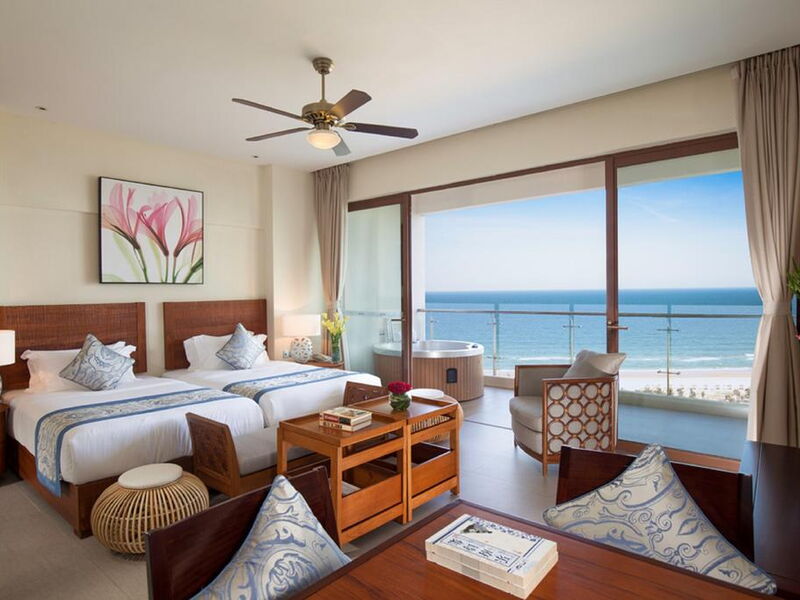 Aloha Oceanfront Suite Resort 298536