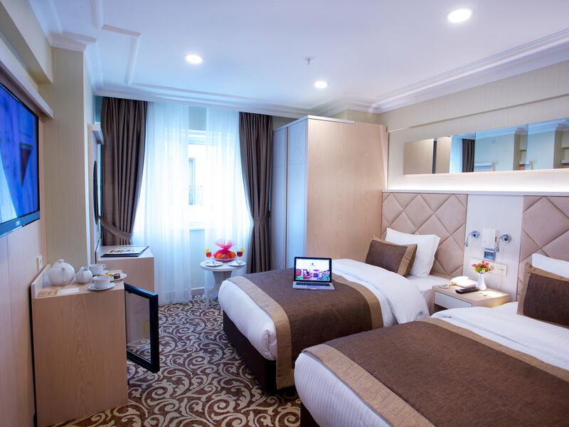 Alpinn Hotel 240175