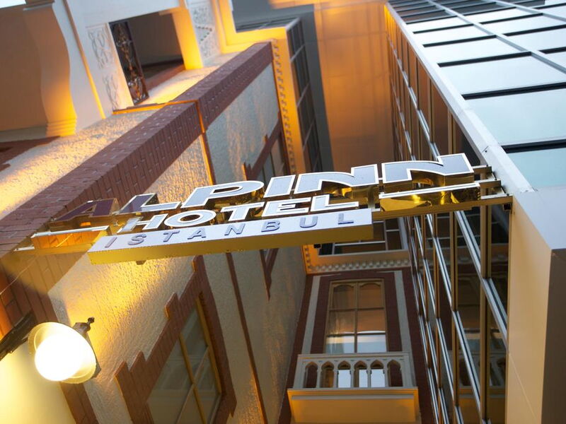 Alpinn Hotel 240190