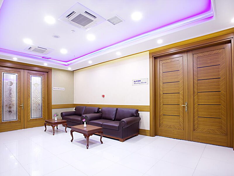 Alpinn Hotel 240200