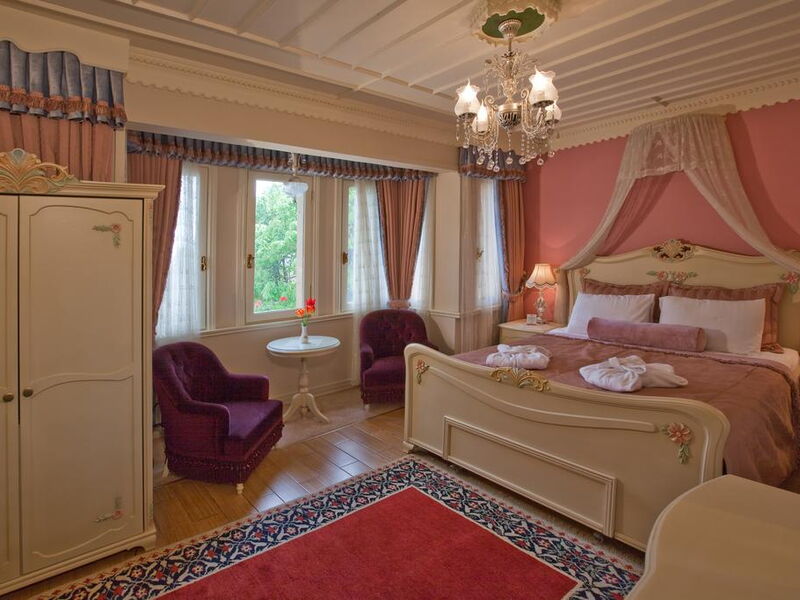 Alzer Hotel 240209