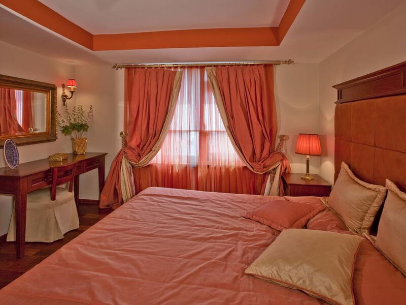 Alzer Hotel 240217