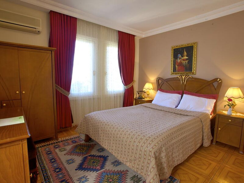 Alzer Hotel 240222