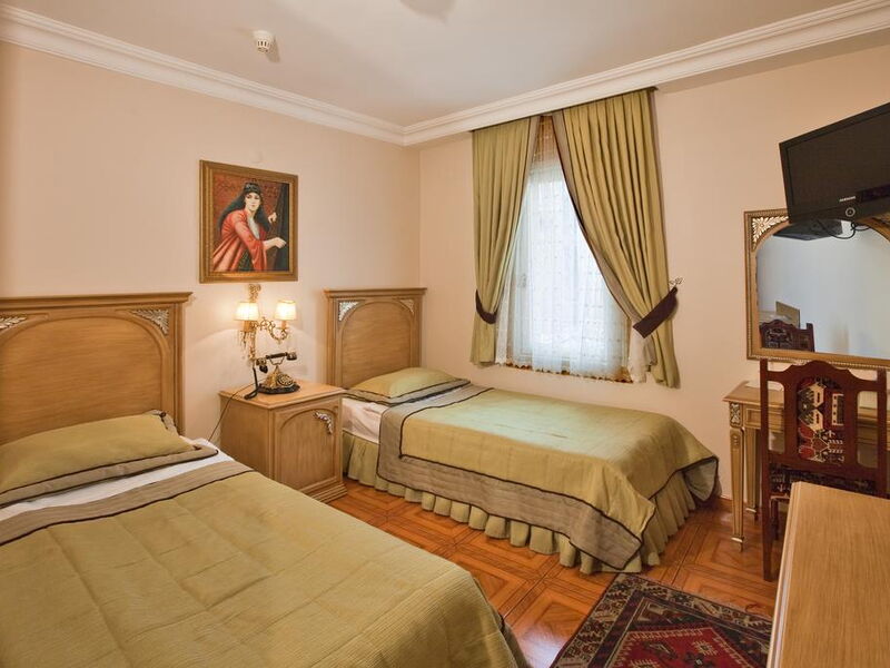 Alzer Hotel 240223