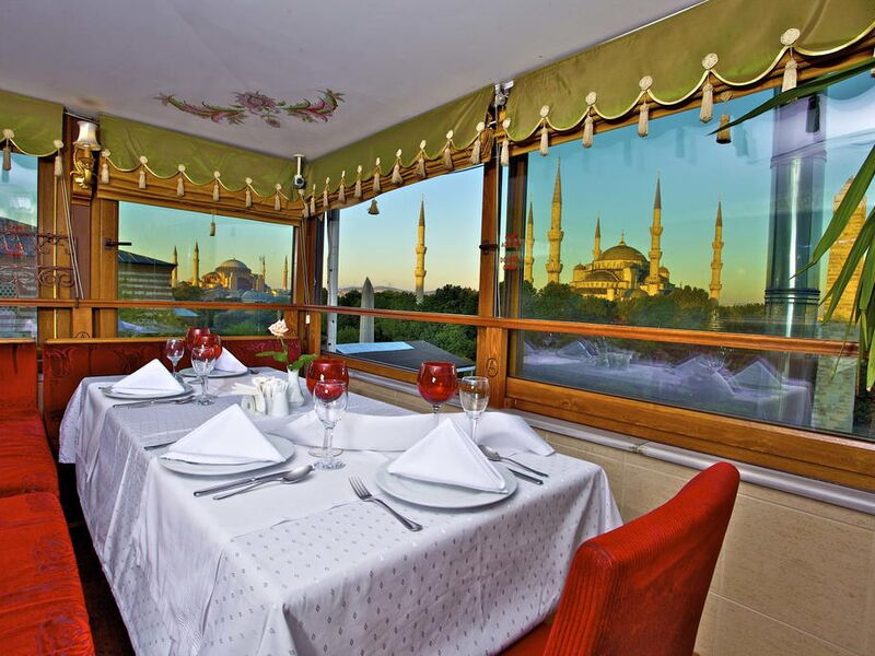 Alzer Hotel 240225