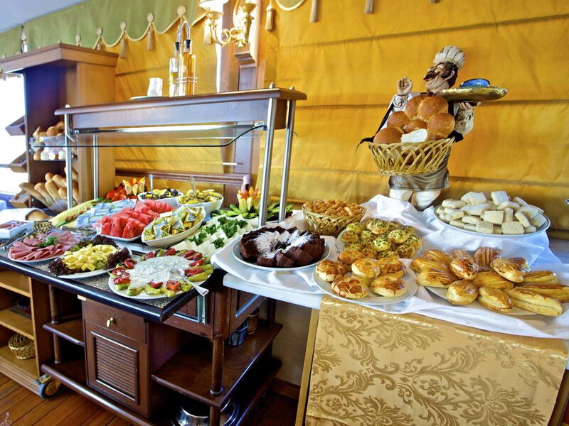 Alzer Hotel 240226