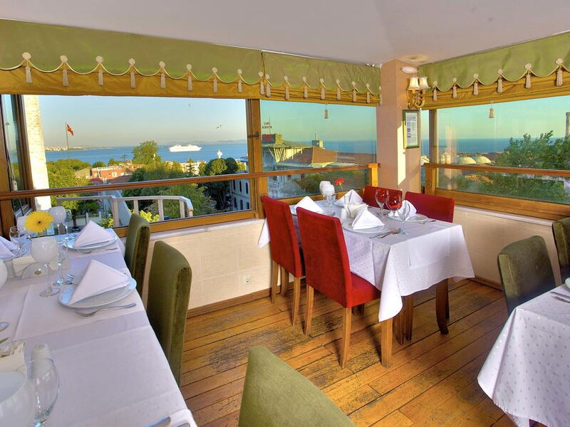 Alzer Hotel 240227